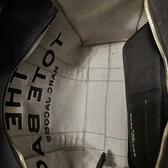 Marc Jacobs Black Tote Bag - Picture 7 of 11
